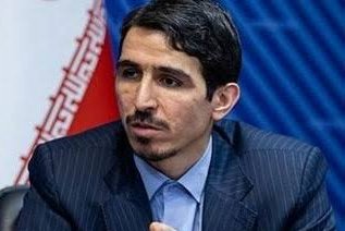 davari1352's tweet photo. انتخابات کمیسیون انرژی مجلس، نماد تام و تمام عوام‌زدگی است. مالک شریعتی نیاسر  با مدرک دکترای مهندسی نفت و انرژی از دانشکده فنی دانشگاه تهران و عضویت در هیئت علمی پژوهشگاه نفت، ریاست کمیسیون انرژی مجلس را به یک آخوند با تحصیلات فقه و روایت حدیث می‌بازد.
فراتر از مجادلات سیاسی، این یک فاجعه برای تمسخر علم و تخصص در مهم ترین مرکز قانونگذاری و نظارت کشور است.