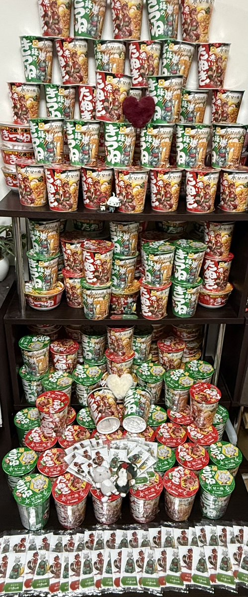 pinkuma35's tweet photo. こちらのセブン×東洋水産コラボのスレミオかぷ麺、今晩の晩ご飯分の最後のスレッタ＆ミオリネで全消費です👏
家族親族職場へ無料配布＆養護施設への寄付も致しました。期限内に全部美味しく頂いてもらえて嬉しい
またのコラボ、お待ちしています！
(次はスレミオ＆エリクトか地球寮で是非…！) https://t.co/BJAoQNXQap