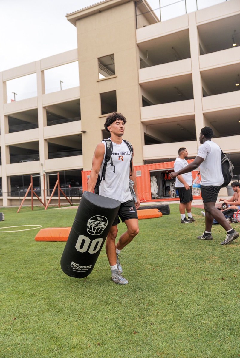 JohnstonKainalu's tweet photo. 6’2 187💯 I am now at RCC Riverside City College…Recruiting is open. https://t.co/txGcuwGFez