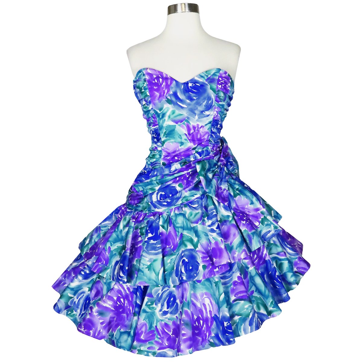 pinupdresses's tweet photo. Vintage 80s Strapless Tiered Full Skirt Prom Party Dress XXS XS by pinupdresses 
 https://t.co/L6LRbUSWwl via @Etsy https://t.co/5UlUq4EOPm