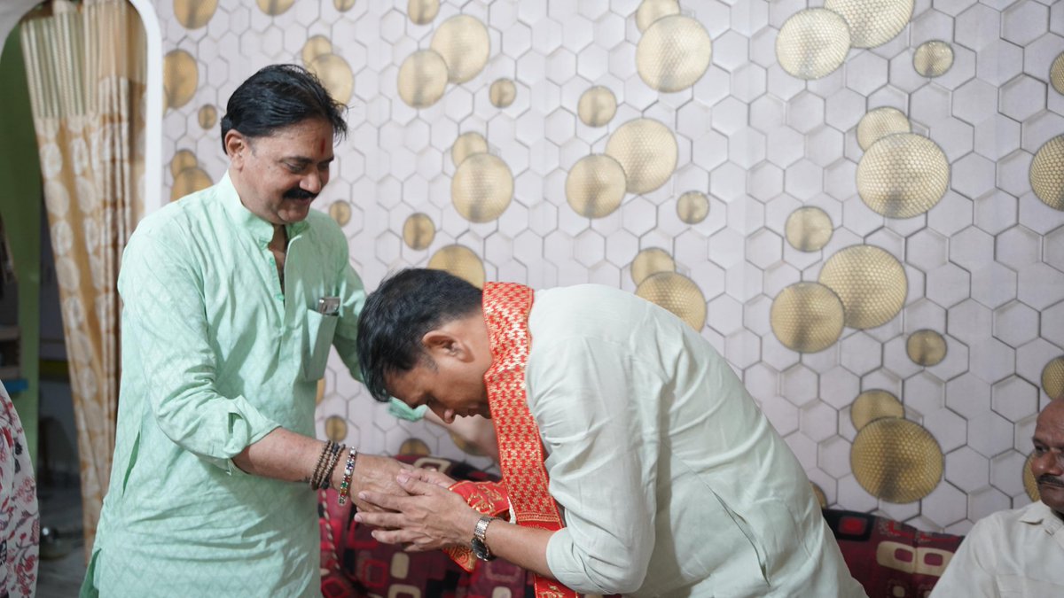 Ashutosh4BJP's tweet photo. जन-जन से संवाद, हर वार्ड में विश्वास।

जनसंपर्क अभियान के अंतर्गत आज विधानसभा के वार्ड क्रमांक 5, 8 एवं 14, खजांची मोहल्ला एवं छोटा बाजार में पहुँचकर स्थानीय नागरिकों, वरिष्ठजनों, मातृशक्ति एवं युवाओं से आत्मीय भेंट एवं सार्थक संवाद करने का सौभाग्य प्राप्त हुआ.....
🙏🏻🙏🏻 https://t.co/wRgrgc7cZ6