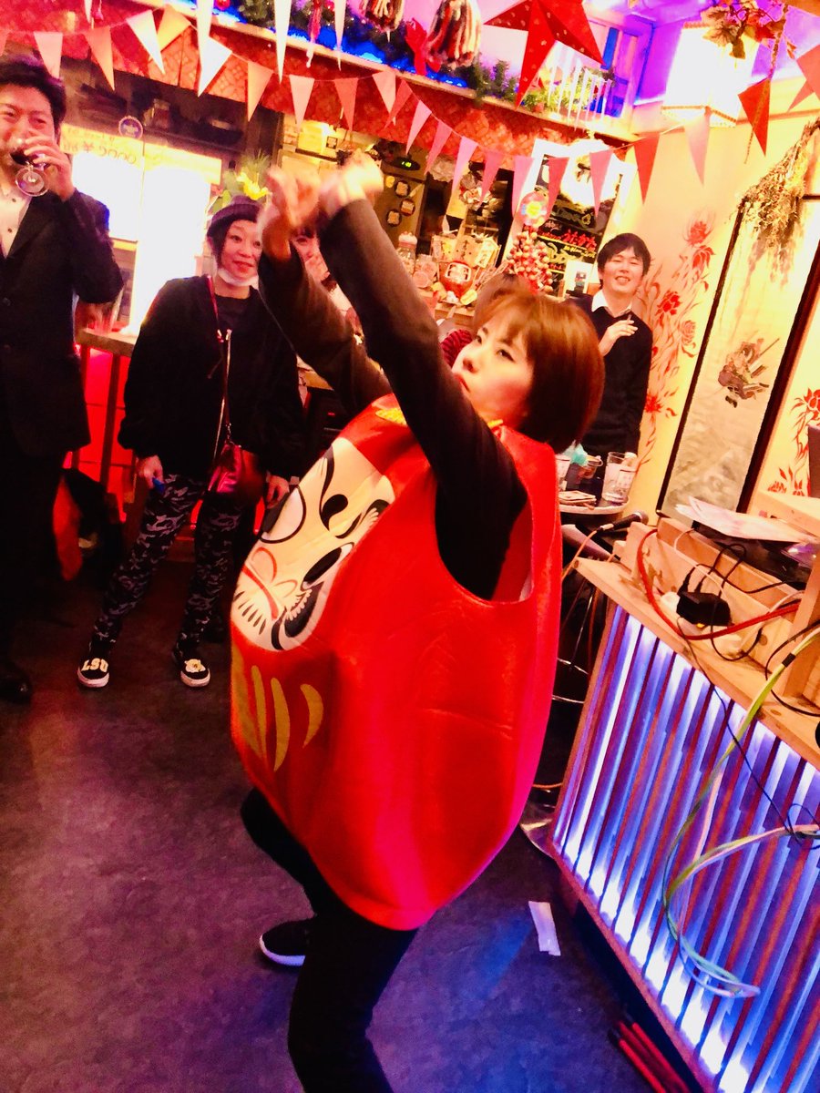 megu_official's tweet photo. そういえば、私が初めて主宰したイベントにも、まさみんさん来てくれたんだよね！！🥹
ただ、だるまの格好して変なダンスしてて今思うと恥ずかしい。
そして思い出すと悲しいなぁー！！😭
#まさみんありがとう https://t.co/8YhjRbD3bD