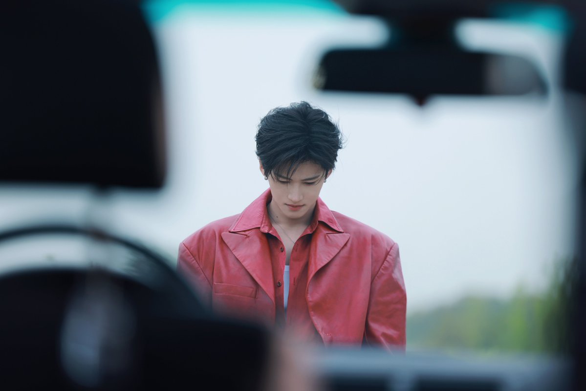 BitterButHappy's tweet photo. #YanAnxFloating #闫桉 #เหยียนอัน #Yanan https://t.co/fSrncTmDsd