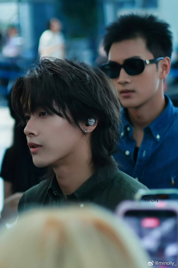 lucky_lv1's tweet photo. My parent on their way to Hangzhou βοΈ
#xiongyiwen #luijingyu
#AWinterSunWakestheWindinSpringHillsDream https://t.co/JqxFFaqB9f