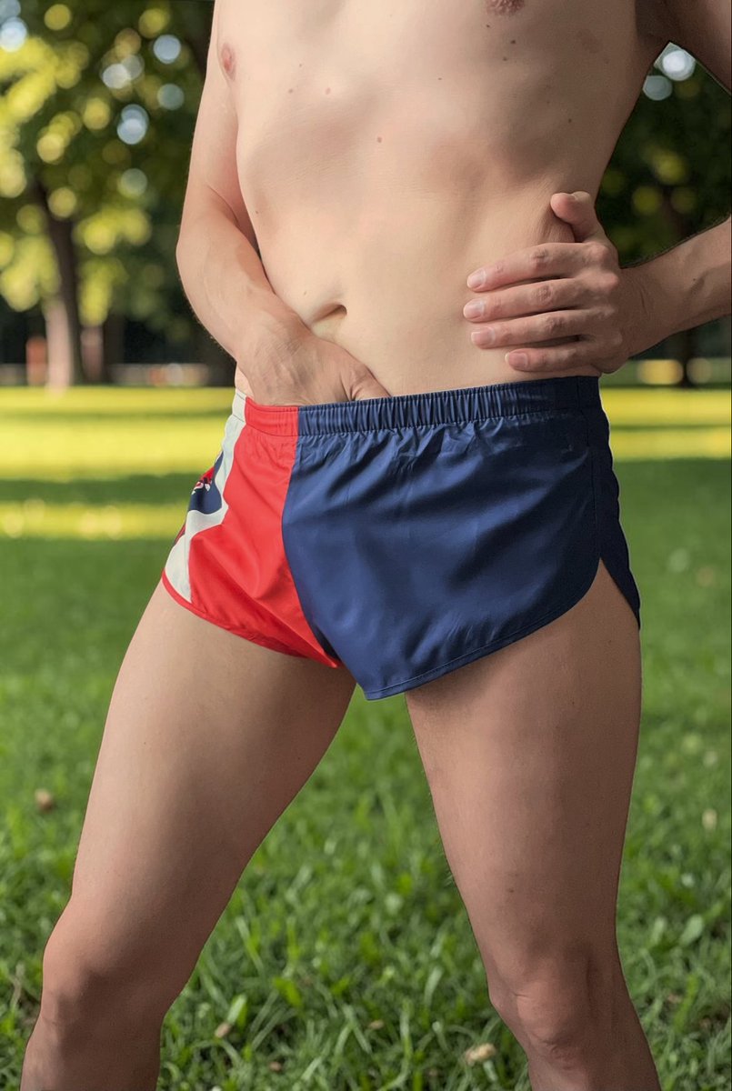 Vintage_Shorts's tweet photo. Vintage Adidas running shorts 

#runningshorts #sportsshorts #meninshorts #adidasshorts #nylonfetısh #shinyshorts https://t.co/er9aZ6apsG