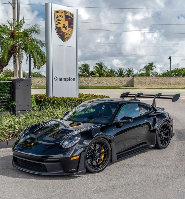 🏎️ Luxury Horsepower ✨ tweet media