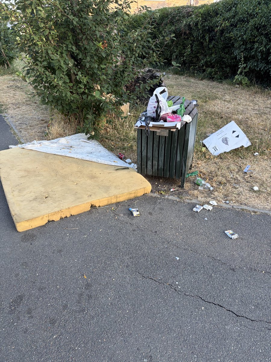 walkingwithfinn's tweet photo. @_petermason @EalingCouncil @ealingtodaycouk @westmiddgc 
This is what more parks is bringing to #ealing. We need more managed areas like golf courses instead of dumping grounds and rough sleepers.
#savewestmiddlesexgolfclub
 Photos from Ealing parks in last 12 hours! https://t.co/Qiad4i1FFE