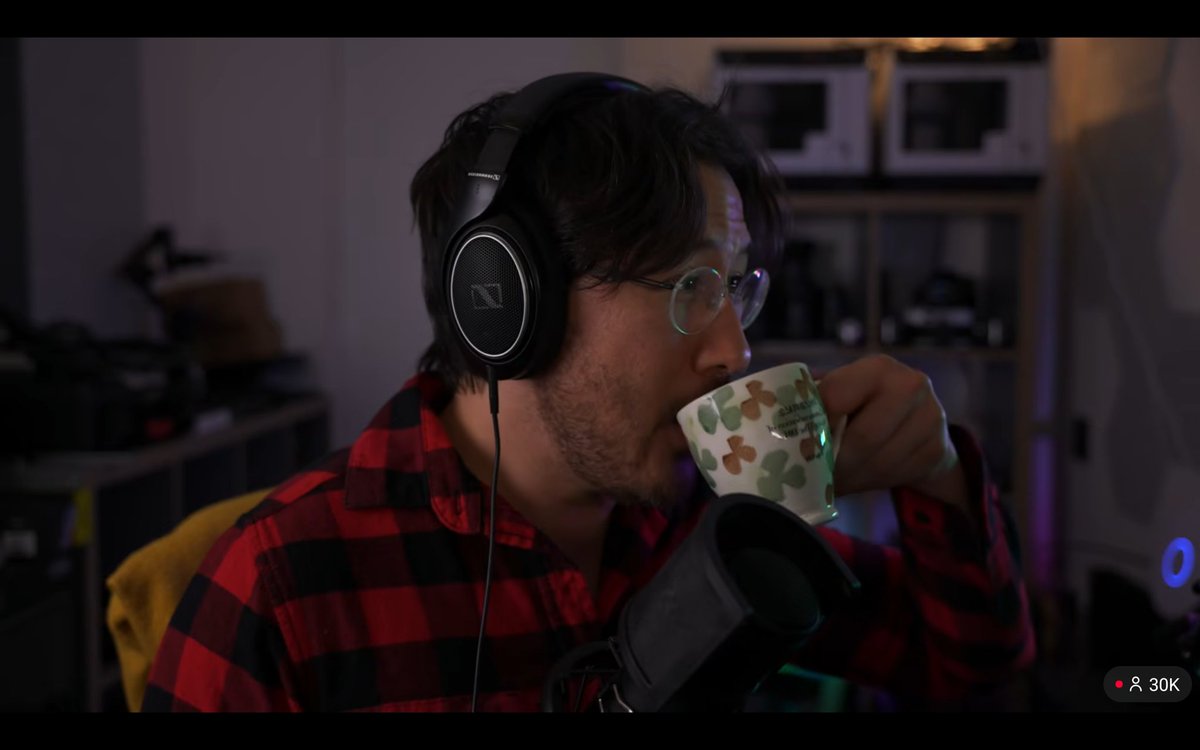 _engineerPlier_'s tweet photo. How did we go from this to this https://t.co/hXfHtZMvhX