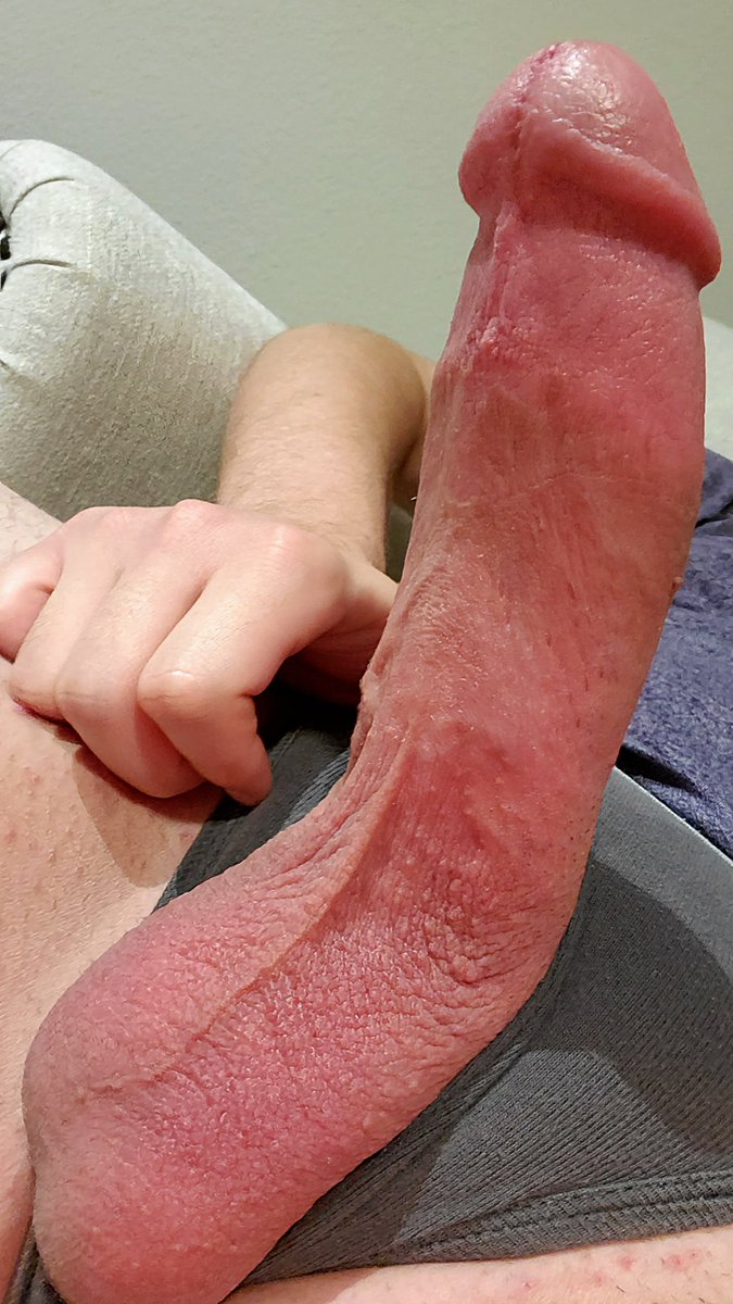 BigDickKingBoo1's tweet photo. Hey everyone I've never made a main page post but, I figured I might as well do my first one and go big or go home yk! Ladies if you like what you see my dm's are open! #bwc #bigdick #hung #hugecock #whiteboy #wmxf #bull https://t.co/UXKuNFr71r