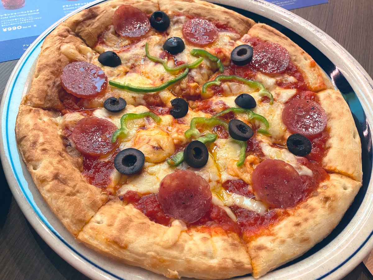 setsuki's tweet photo. 遅めの昼🍕 https://t.co/3kiemKxqzf