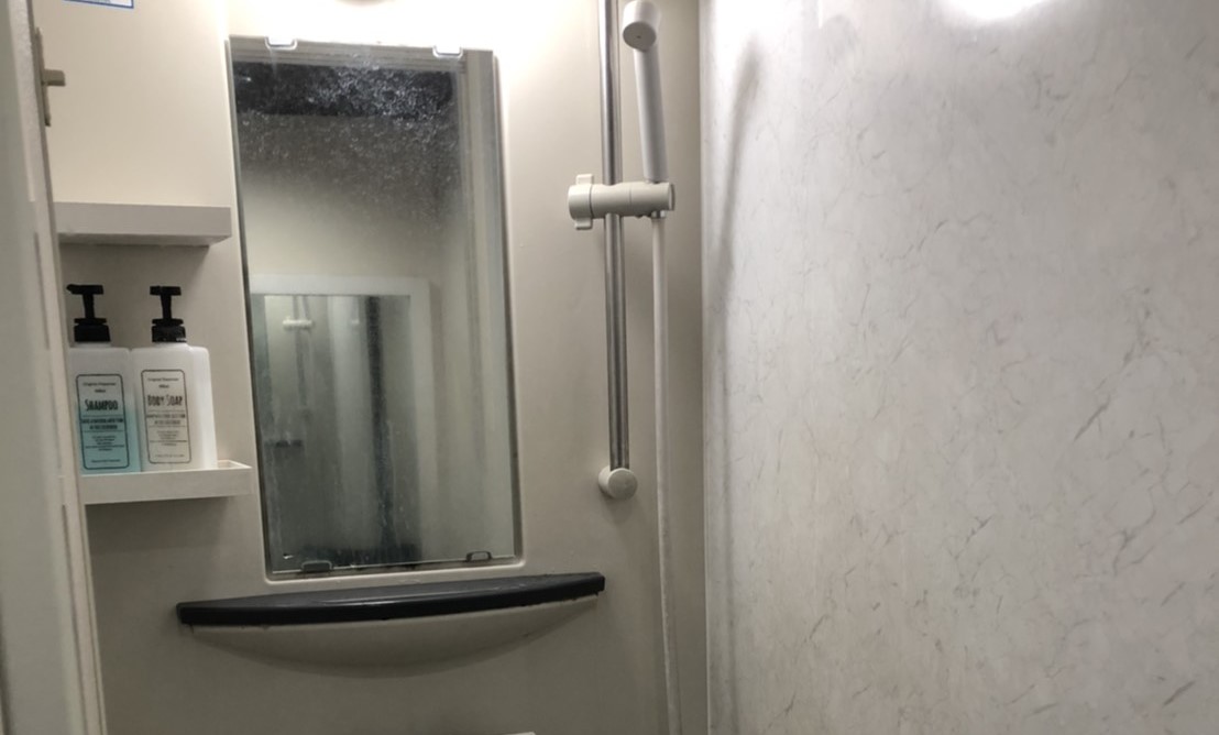 MyStyle_RPG's tweet photo. Jet lagged and awake early in Tokyo? 🦉☀️ 
Our soundproof private rooms in #Roppongi are open 24/7! ☕️ 
All-you-can-drink coffee &amp; beverage bar 💻 High-speed Wi-Fi for Zoom calls home 🧳 Open large suitcases safely  Just 10 sec from Roppongi Sta Exit 4a. Walk-ins welcome! #Tokyo https://t.co/urqxpIEMgQ