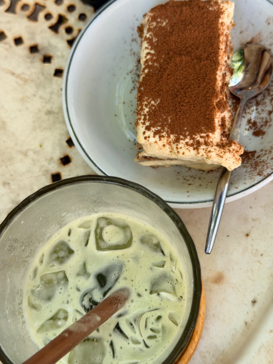 ndaaaww's tweet photo. Sekarang lagi suka banget matcha dan tiramisuuu 🥰✨🤍 https://t.co/xfxo2aY8fX