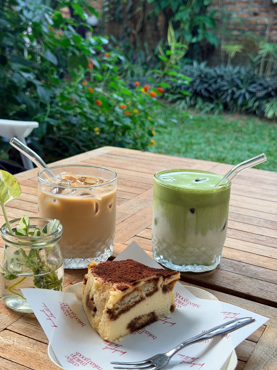 ndaaaww's tweet photo. Sekarang lagi suka banget matcha dan tiramisuuu 🥰✨🤍 https://t.co/xfxo2aY8fX