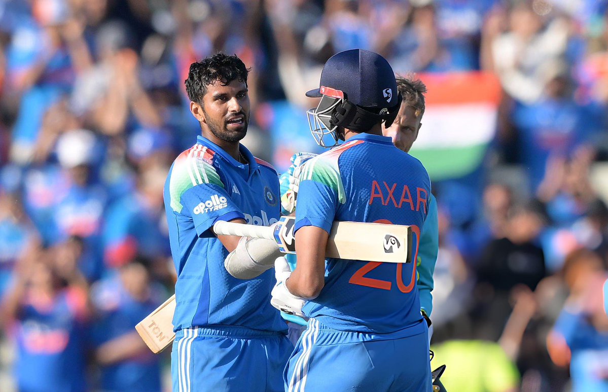 Shebas_10dulkar's tweet photo. 𝗠𝗼𝘀𝘁 𝗧𝗶𝗺𝗲𝘀 𝗛𝗶𝘁𝘁𝗶𝗻𝗴 𝗪𝗶𝗻𝗻𝗶𝗻𝗴 𝗦𝗶𝘅 𝗶𝗻 𝗢𝗗𝗜𝘀 𝗳𝗼𝗿 𝗜𝗻𝗱𝗶𝗮

9 times - MS Dhoni
6 times - KL Rahul
5 times - Virat Kohli 
2 times - Harbhajan Singh 
1 time - Sachin Tendulkar 
1 time - Rohit Sharma 
1 time - Yuvraj Singh
1 time - Ravi Ashwin 
1 time - Shikhar Dhawan 
1 time - Ravindra Jadeja
1 time - Saurabh Tiwary
1 time - Shreyas Iyer
1 time - Sanju Samson
1 time - Axar Patel 
1 time - Yashasvi Jaiswal 
1 time - Washington Sundar*

(Stats Since 2001)