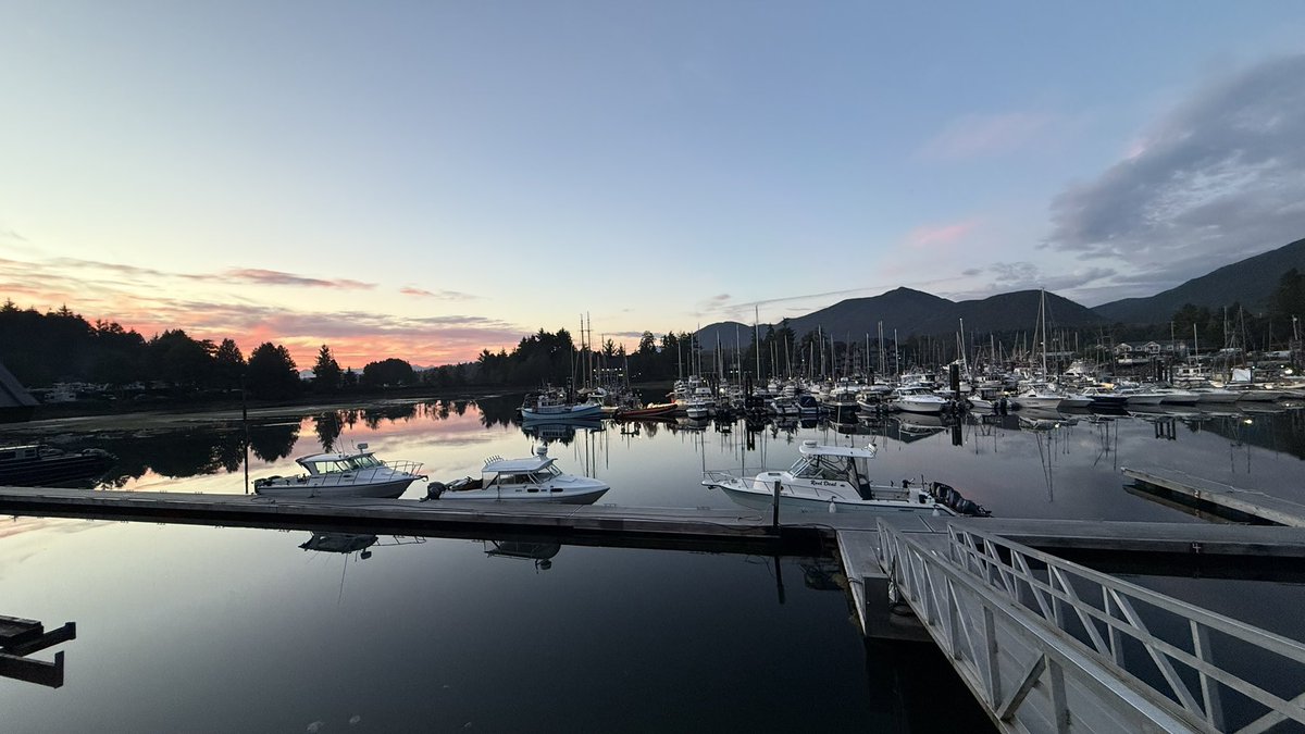 YanZuo8's tweet photo. Ucluelet：宁静的小镇 https://t.co/T0hfU6f2uD