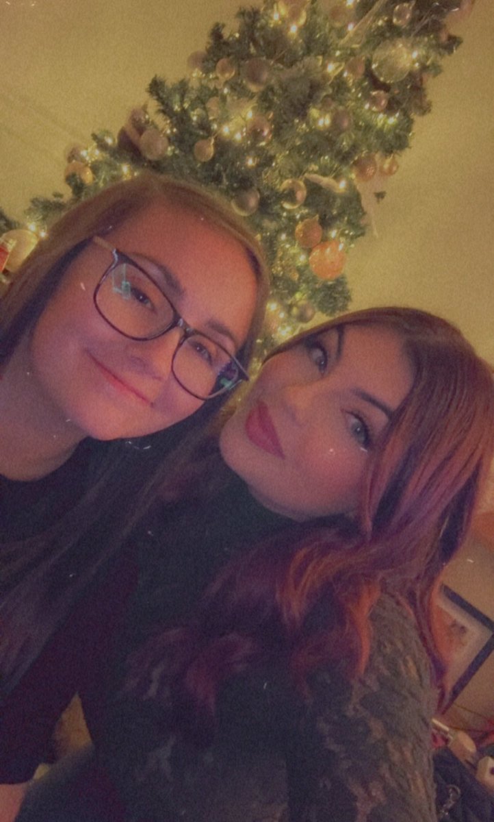 crumblecropper's tweet photo. Happy birthday to our lols! You are one of a kind, you’re so funny but also so random that it makes me laugh so much! You are my favourite person to watch drag with. Can’t believe we have only been friends a yet! Feels like forever, today is about you! https://t.co/XwaQcRkDTD