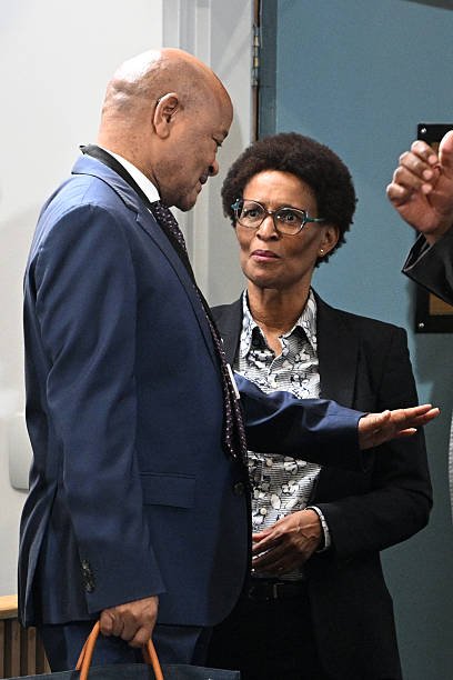 D_Molatoli's tweet photo. This is an appreciation post for Advocate Mahlape Sello SC. In recent months she has been the most hardworking Evidence Leader, leading a lot of witnesses that have appeared, but also mentoring and assisting the younger Advocates when it's their turn to lead evidence. I don't know what she takes to maintain such a sharp mind, her energy is at peak from 9h30 till 5pm. 😅 No nonsense, zero tolerance attitude to lies of course. You'll hear it in her tone when you are trying to play tricks. She can almost scream. 😂

Ma'am we honour you. You have served the nation, from the days of Marikana Inquiry, Zondo Commission, Phalaphala Section 89 Panel, and now the Madlanga Inquiry. God Bless you and your family Mme Sello. South Africans love you. Re a leboha. 🙏🏽❤️🇿🇦💐