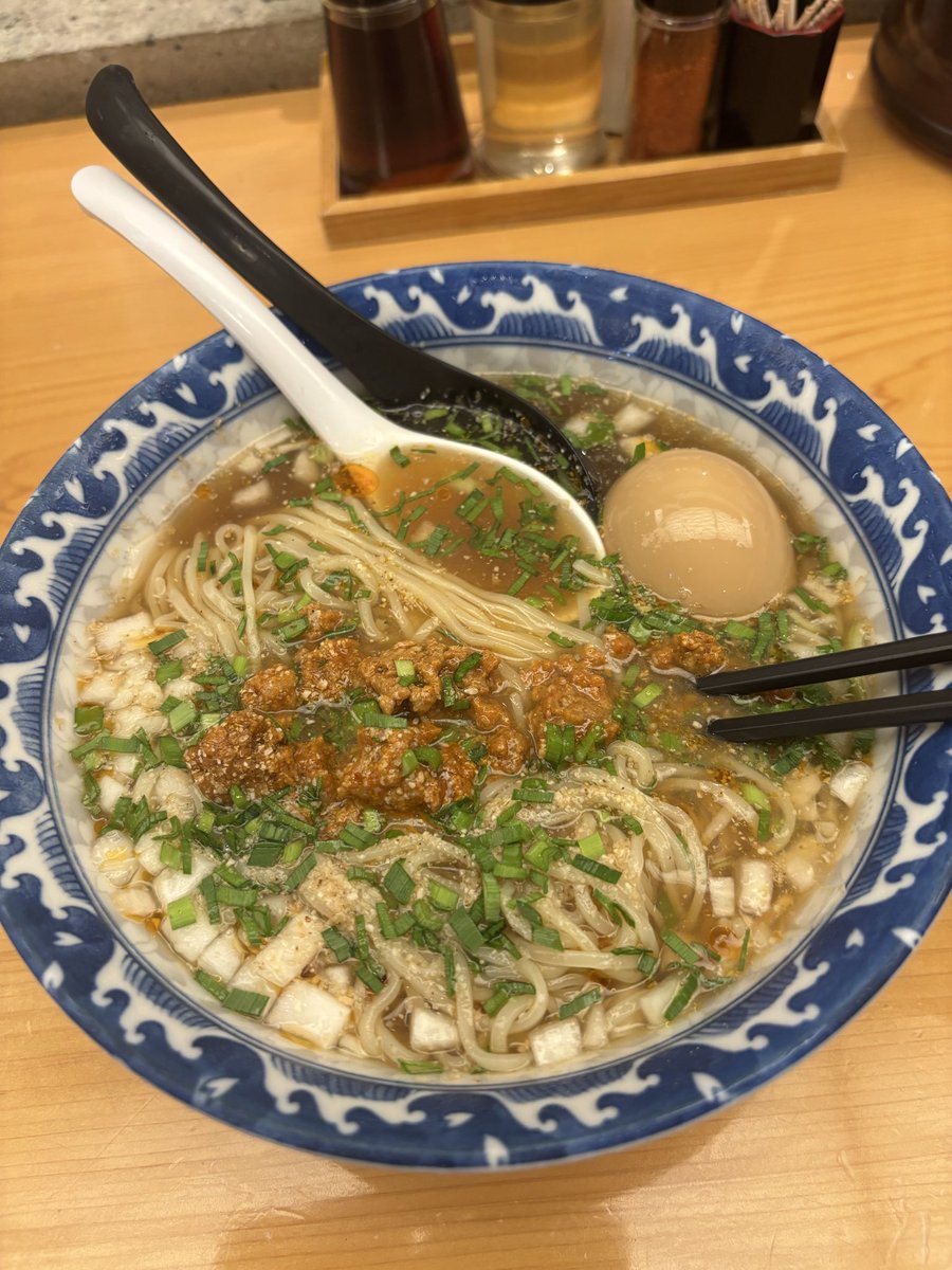 りさ tweet media