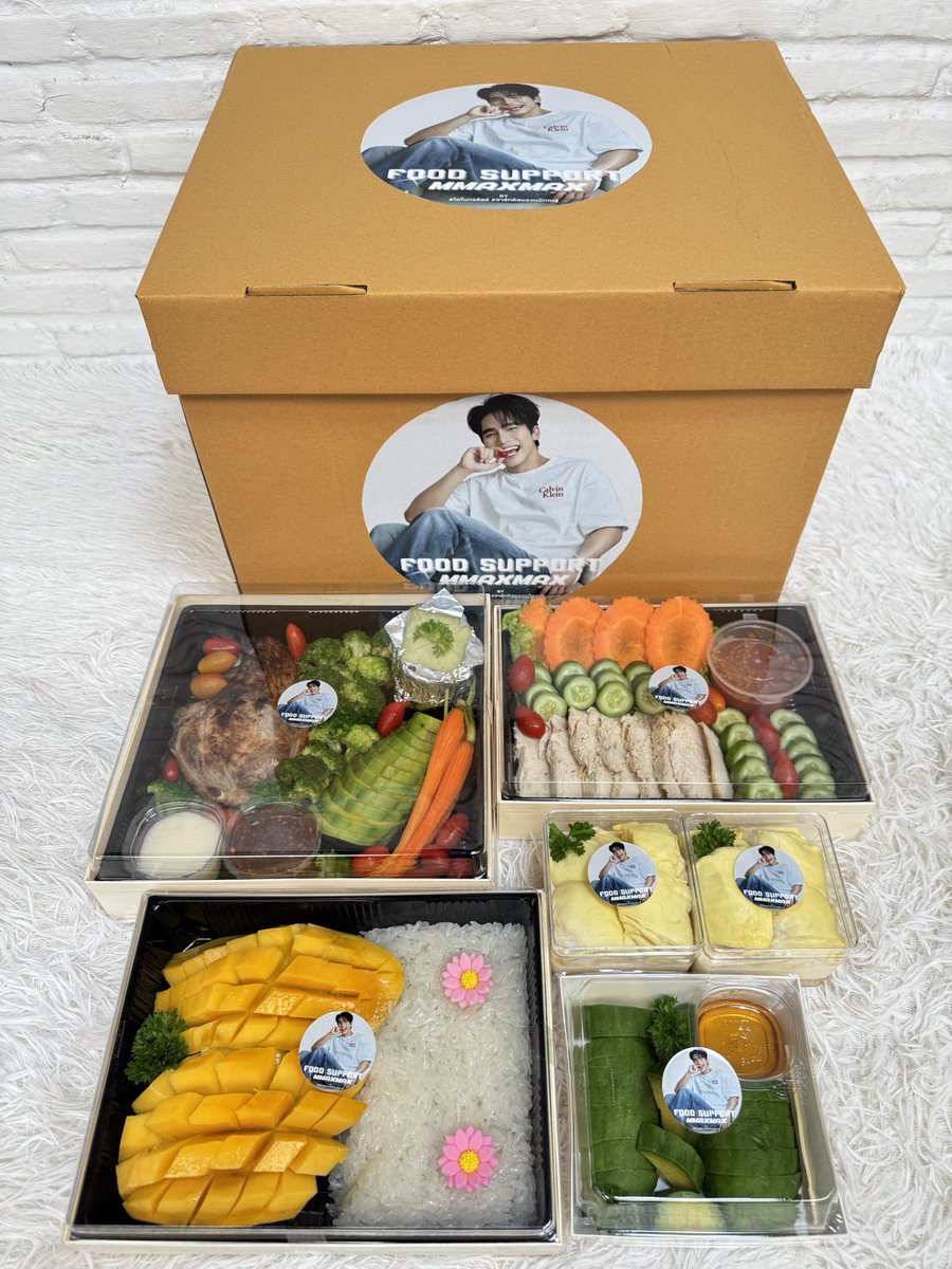 MaxKornthasSTTH's tweet photo. 𝘍𝘰𝘰𝘥 𝘛𝘳𝘶𝘤𝘬🚚 & 𝘍𝘰𝘰𝘥 𝘚𝘶𝘱𝘱𝘰𝘳𝘵🍽️ 𝘧𝘰𝘳 @mmaxmaxxxx 

#หอตัวดีTheSitcom
#TheDDormSitcom

วันนี้ทาง @MaxKornthasSTTH ขออนุญาตเป็นตัวแทนของชาว #ไดโนกรธัสส์ และ #ฮาร์ทดิสของแม้กณฐ จัดส่ง FOOD TRUCK & FOOD SUPPORT ให้พี่แม้ก ทีมนักแสดงและทีมงาน The D Dorm | หอตัวดี ทุกคนได้เติมพลังกันแบบเต็มแม้กเรียบร้อยแล้วค้าบบบบ🍽️

ขอบคุณทุกการสนับสนุนและร่วมเป็นส่วนหนึ่งในการส่ง Food Truck & Food Support ให้พี่แม้กในวันนี้นะครับ❤️🦖

- 𝗧𝗵𝗮𝗻𝗸 𝘆𝗼𝘂 𝗳𝗼𝗿 𝘆𝗼𝘂𝗿 𝘀𝘂𝗽𝗽𝗼𝗿𝘁 - 🙏🏻

#กล่องข้าวเติมพลังเต็มแม้ก
#mmaxmax