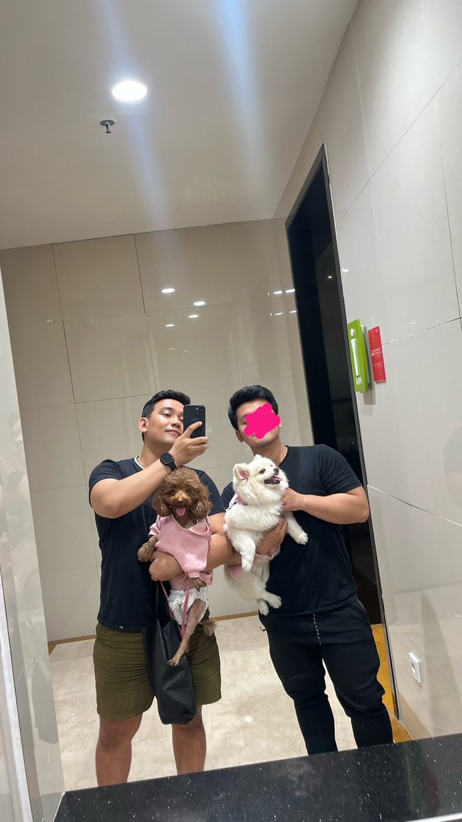 firmanganii's tweet photo. Bawa anak anak gemecc nge-mol https://t.co/HRj8pf32Ak