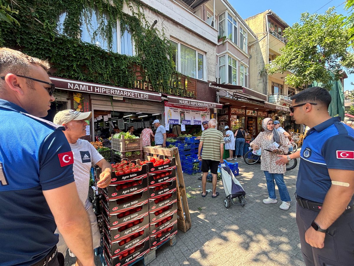 adalarbld's tweet photo. Zabıta ekiplerimizin, kamusal alanların düzenli ve güvenli kullanımını sağlamak amacıyla bisiklet kullanımına yönelik denetimleri, işgal denetimleri ve ormanlık alanlara giriş yasağına ilişkin kontrolleri aralıksız devam etmektedir.

Daha düzenli, güvenli ve yaşanabilir bir Adalar için çalışmalarımız aralıksız sürmektedir.