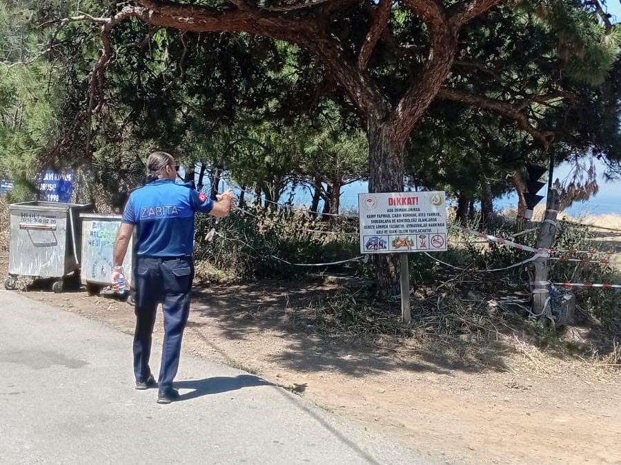 adalarbld's tweet photo. Zabıta ekiplerimizin, kamusal alanların düzenli ve güvenli kullanımını sağlamak amacıyla bisiklet kullanımına yönelik denetimleri, işgal denetimleri ve ormanlık alanlara giriş yasağına ilişkin kontrolleri aralıksız devam etmektedir.

Daha düzenli, güvenli ve yaşanabilir bir Adalar için çalışmalarımız aralıksız sürmektedir.