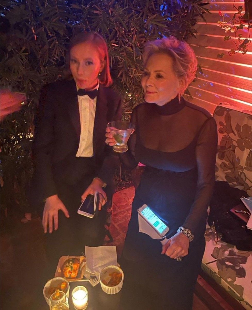 INKANDDASH's tweet photo. You agree to "just grab dinner" with your mom and her girlfriend... and somehow end up on their date night. https://t.co/KVYL2PydoA