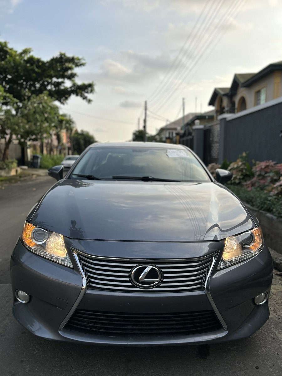 Dhuja_'s tweet photo. Clean Toks Lexus ES350 2013 
Price: 18,000,000
Location; Lagos https://t.co/mX9N3rR1r5