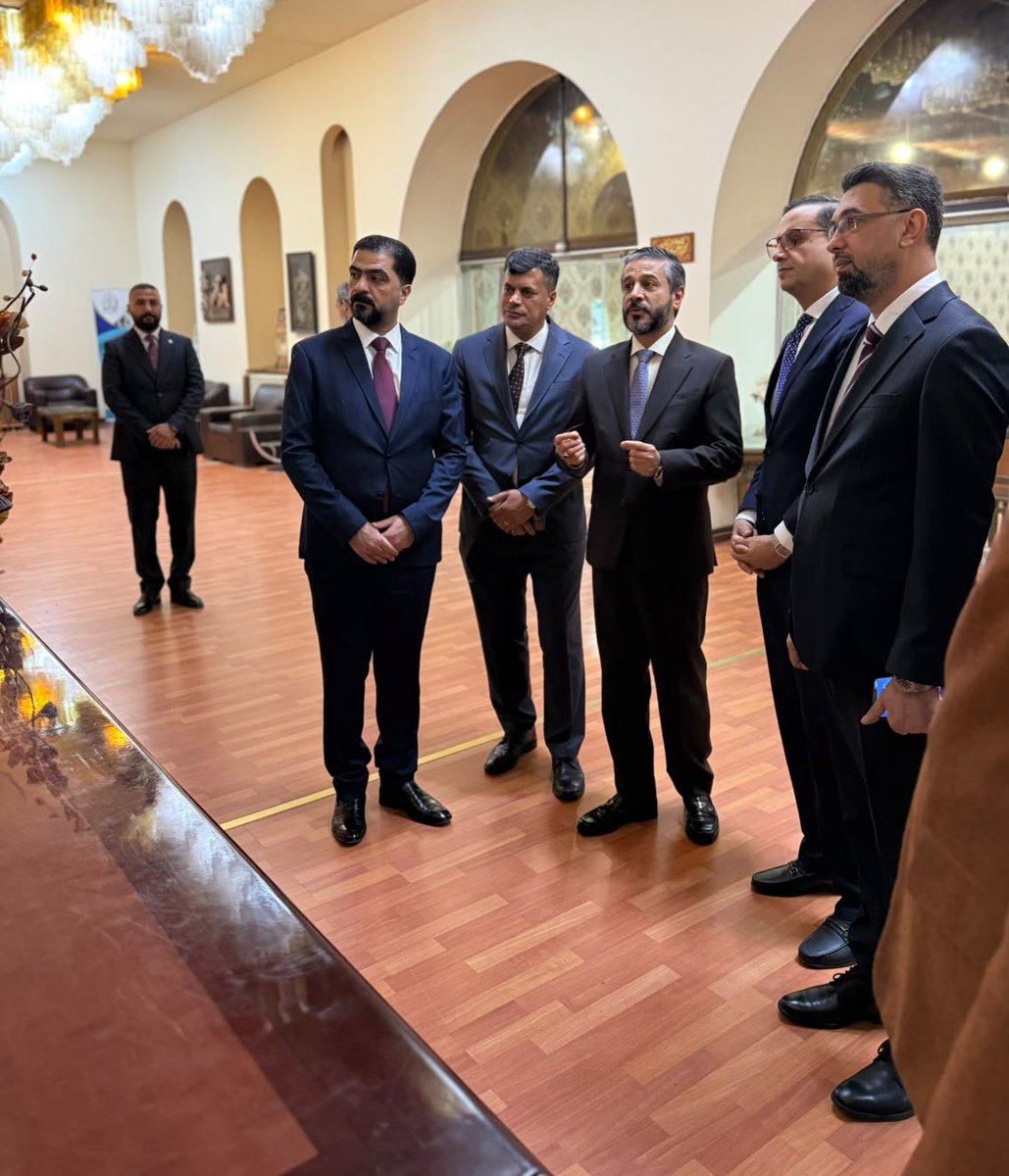 baraa_nimr's tweet photo. تشرفنا بزيارة د. نعيم العبودي، رئيس مجلس أمناء بيت الحكمة، برفقة عدد من أصحاب السعادة السفراء، حيث قدمنا له التهاني بمناسبة تسنمه مهام عمله، واطلعنا على هذا الصرح العلمي والتاريخي العريق وما يمثله من رمزية وطنية وثقافية. https://t.co/z1XZO3vdzO