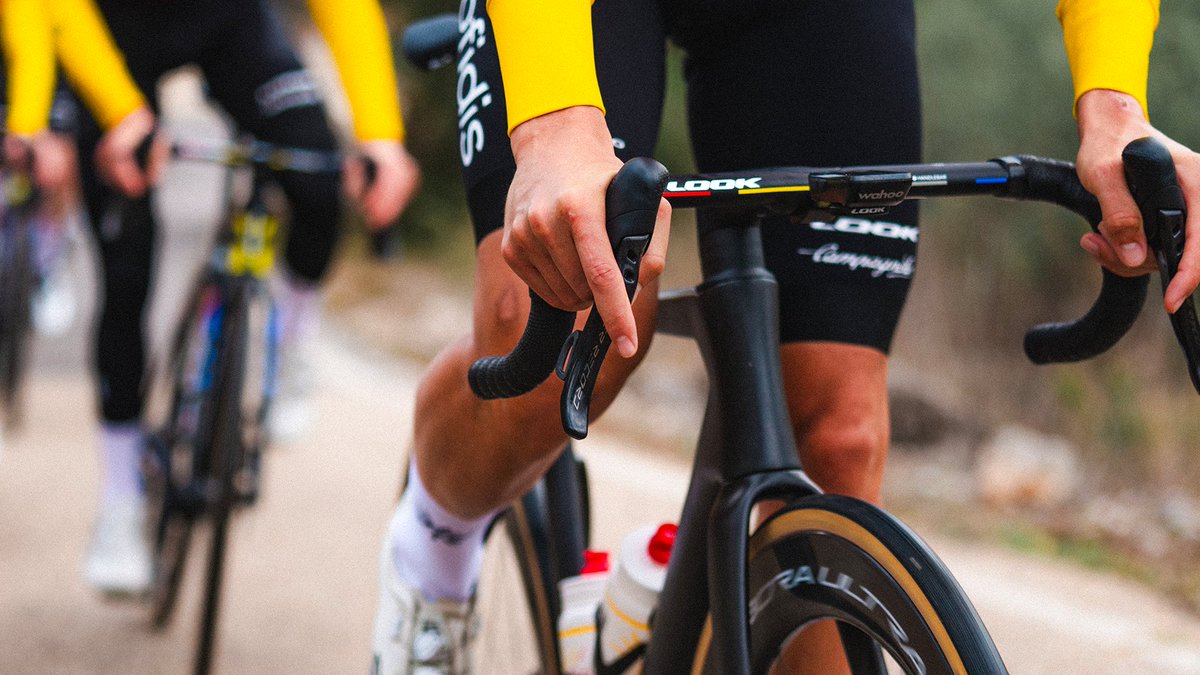 lookcycle's tweet photo. 795 Blade RS 3 โ Same bike. No exception.
Developed alongside @TeamCOFIDIS and in these shot being tested mast year in Denia.
Today, Le Tour arrives in Nevers, our home city. Best of luck to Team Cofidis for this special stage. ๐
๐ https://t.co/z2Q4VAqWW5
#LOOKCycle https://t.co/7mo8bPerHM