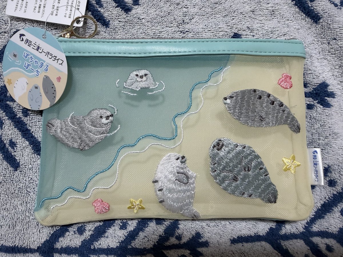 dcdc47609712's tweet photo. みとしーのこのポーチとっても良いのでみなさんぜひ買ってください！
こういうその水族館ならではのグッズすぐ買っちゃう https://t.co/PX8emZ8qpS