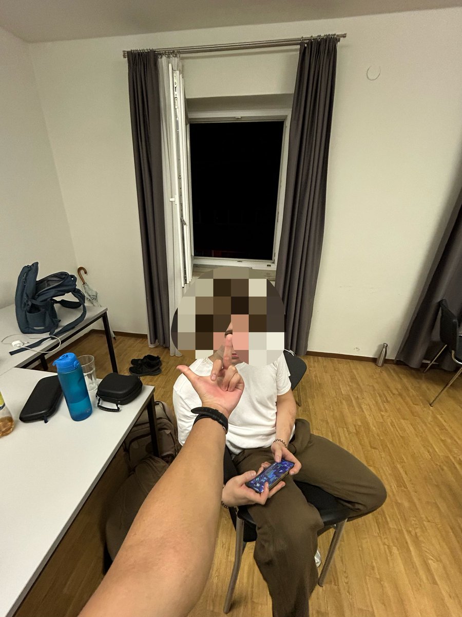 axypo tweet media