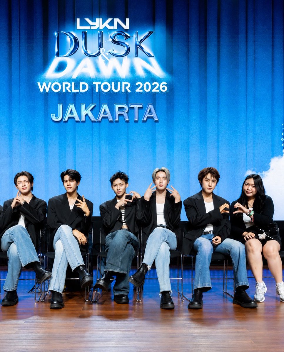 meeawnha's tweet photo. FOTO LOVE SIGN BERSAMA SEORANG @nnutdan  BUKAN HANYA SEKEDAR ANGAN, TAKBIR, DOA TERKABUL
Kangen lykn bgt bgt bgt see u next concert ya 🥺🥺 

Btw foto kedua pacaran bertiga ama nuthong adalah benar adanya🥰🤡

#LYKN 
#LYKNDuskAndDawnxJakarta 
#nuthong #nutthong #nnutdan https://t.co/nhG0RUw0mq