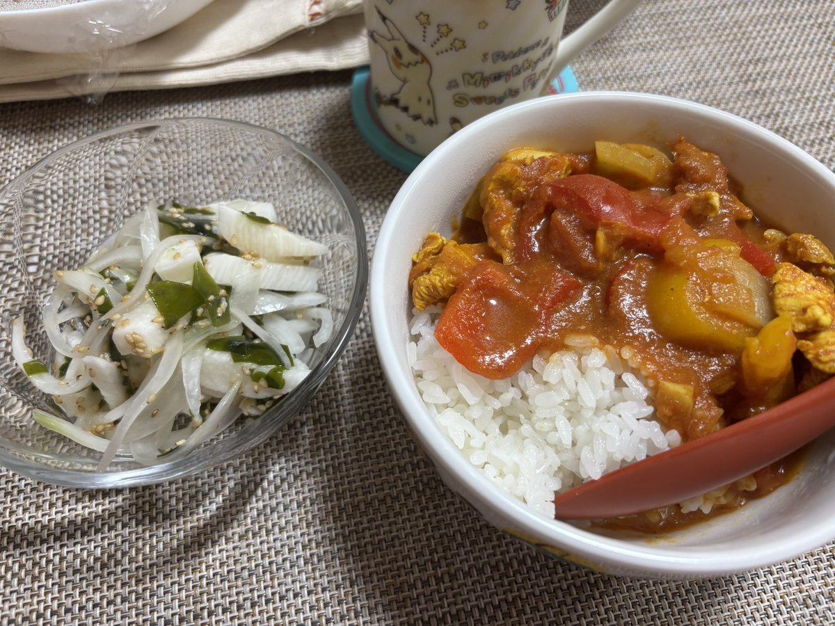 apporodeath's tweet photo. 鶏とパプリカのトマトカレー
長芋と玉ねぎとわかめのナムル https://t.co/3EZsBOsVyP