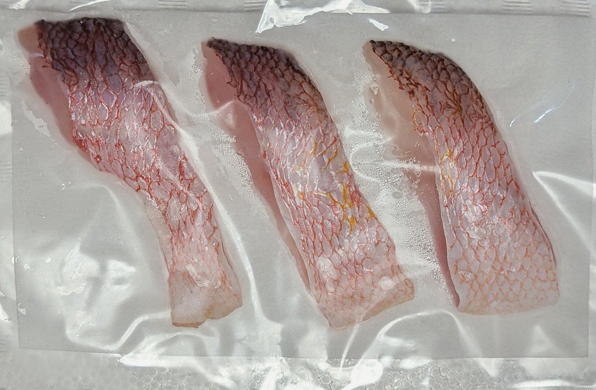 lynx_tip's tweet photo. わが家の食卓 20260712
この日の夕食は天ぷら。豊洲市場から取寄せた具材が届きました🎵
アスパラ、万願寺唐辛子、緑竹、車海老、甘鯛、活〆穴子、平貝、写真にないけど💦鱚。 https://t.co/1BaQjQnX2u