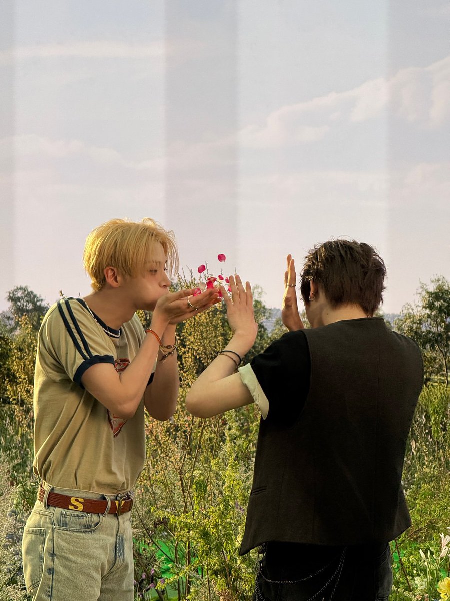 leeeeerosy's tweet photo. 260715 알디원 인스타 #상원 

*⸜(🍦🦇💐🧳🕯️)⸝* https://t.co/joPOxojgjX