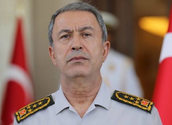 ajansoteki's tweet photo. 📌 15 Temmuz darbe girişiminin '1 numarası' olarak yargılanan Akın Öztürk’ün ifadesinden:

“Hulusi Akar’ın talimatlarını yerine getirdim. Nasıl olduysa birimiz 15 Temmuz’un kahramanı; birimiz ise 1 numarası oldu.” https://t.co/gK6qdkwih5