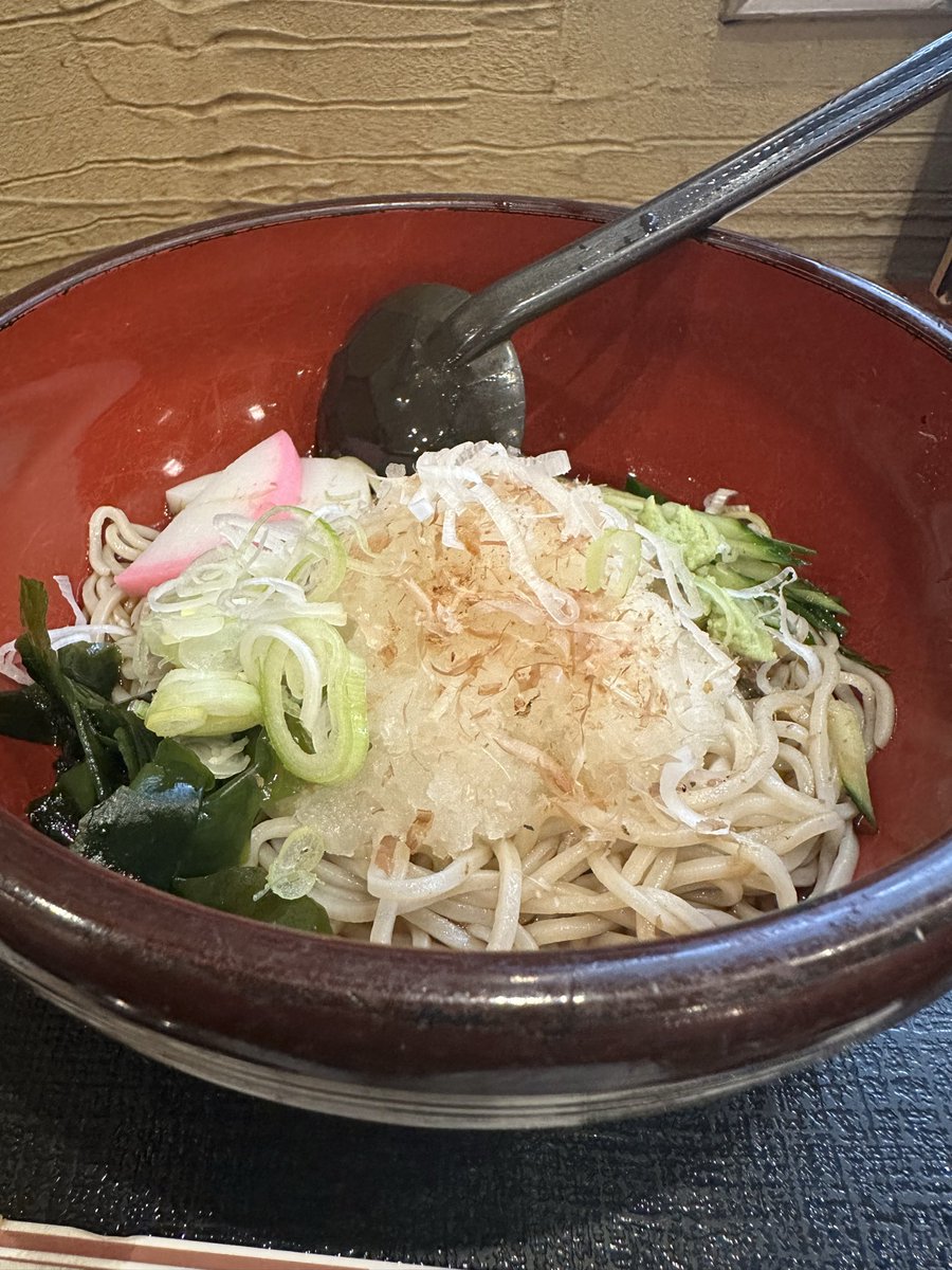 inoue7333's tweet photo. おろしそば
暑い日にはこれです
めん秀長盛庵　西葛西駅メトロセンター1番街 https://t.co/HduXNfhhFI