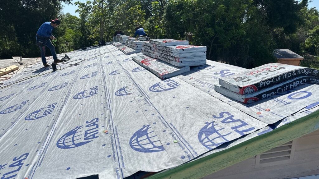 AORoofing's tweet photo. You've probably heard of Florida's 25% roofing rule, but do you know what it means for your home? The answer depends on more than just how much of your roof is damaged. Read our latest blog for a breakdown

https://t.co/SjmHPpkt9j https://t.co/3TENXY5tLp