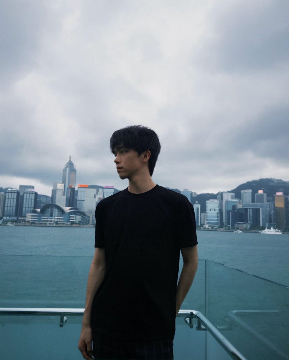 4m2dl4's tweet photo. 可以聊天吗…我还是处，有没有姐姐帮我破处 https://t.co/IPPEdz67pE