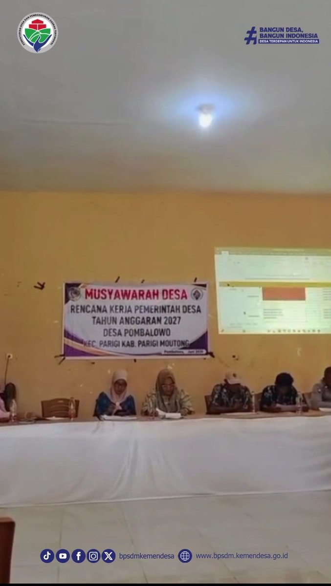 RiniPdpmgl's tweet photo. Desa Pombalowo, Parigi, Moutong, Sulawesi Tengah melaksanakan Musdes RKPDes yang memuat program strategis selama satu tahun. 

@YandriSusanto
@ARizaPatria
@KemensetnegRI

#KementerianDesaPDT
#BPSDMKementerianDesaPDT
#TPPFasilitasiMusdesRKPDesa
#KerjaPendampingDesaBerdampak https://t.co/AHz15xJbzO