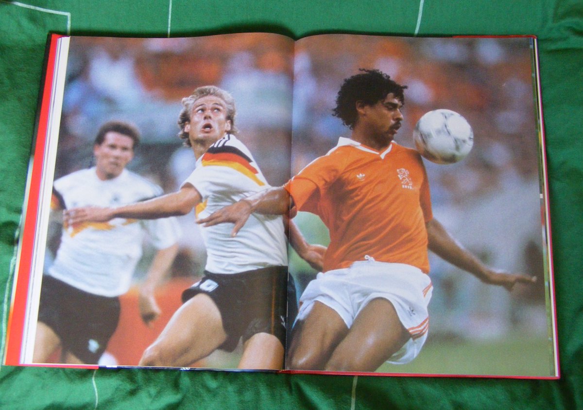 GotNotGot's tweet photo. Not the same series as the Phil Soar books, but definitely in the same spirit.
'Italy World Cup 1990 - The Great Moments' by Dominique Grimault - Ted Smart.
#gotnotgot #worldcup https://t.co/3zAVDJ2MHP