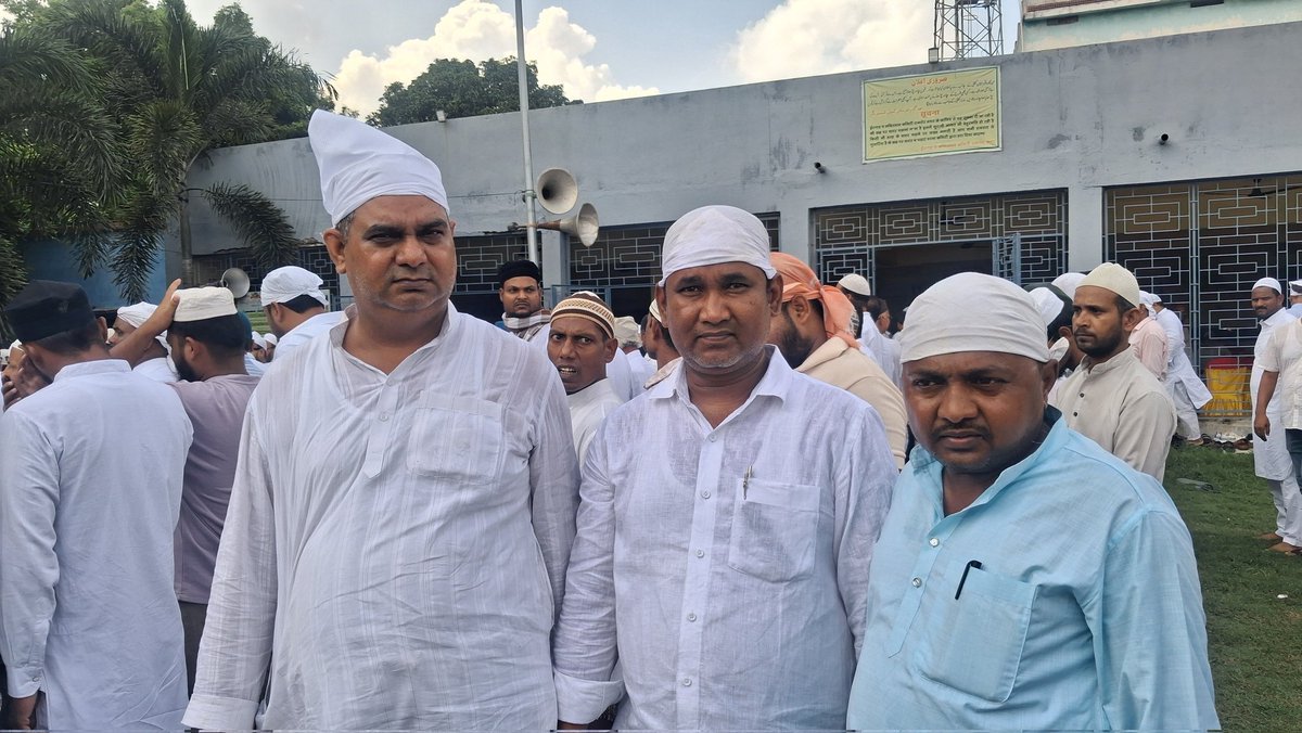 AnsaeiSafiuddin's tweet photo. आज पूर्व मंत्री मानना मालिक साहब के मट्टी मंजिल में सामिल हुए https://t.co/5AnTy52l0r