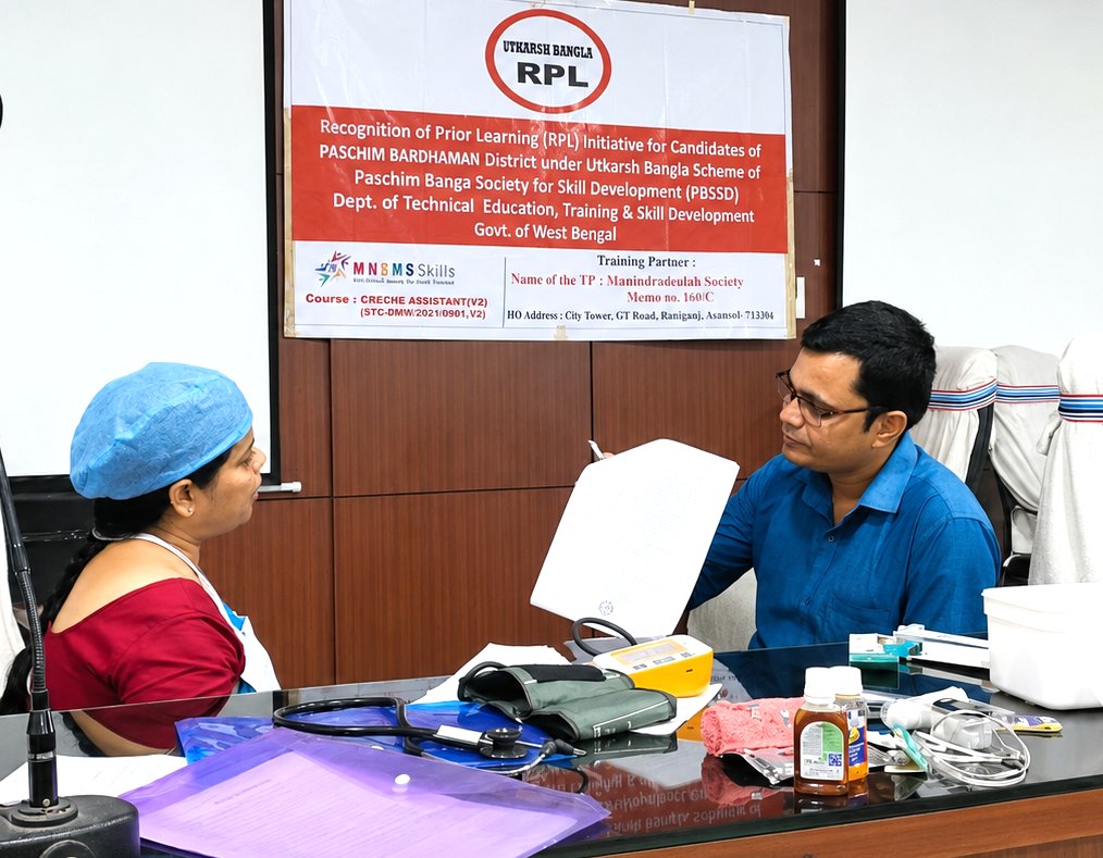 UBpsbdn's tweet photo. 👶✅ Assessment of the #RPLTraining for #CrecheAssistant candidates was successfully completed today at Raniganj Block under the #UtkarshBangla.
Recognizing skills, strengthening competencies, and promoting workforce excellence. 🌟

#PBSSD #SkillDevelopment #PaschimBardhaman https://t.co/XwAlZqNMmK