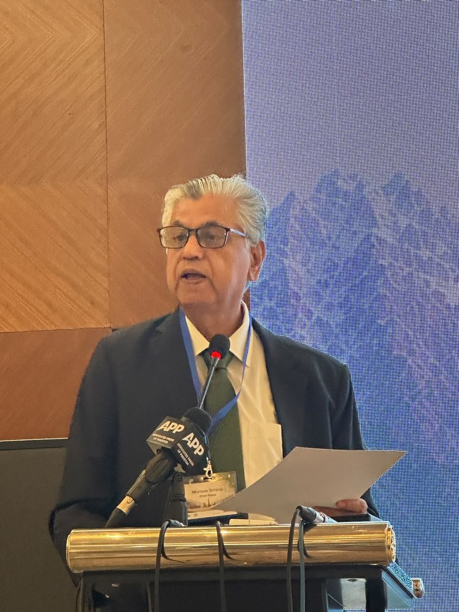 paparazi_m's tweet photo. The CAMEA (ISSI)-FES International Conference, "Pakistan in a Transforming Geopolitical Environment," is now underway, bringing together distinguished scholars, policymakers, and experts to discuss Pakistan's evolving strategic landscape and regional dynamics.
#ISSI #FES #CAMEA https://t.co/LbknhtCpM6