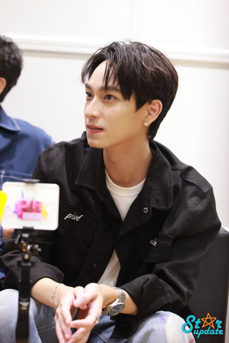 webstarupdate's tweet photo. “ชิม่อน วชิรวิชญ์” รับบท “ก้อง” ช่วงสัมภาษณ์โปรโมทงาน “Match Point รักนี้ต้องเสิร์ฟ : The First Match”🎾

PRESS TOUR MATCHPOINT 
#MatchPointSeries_PressTour 
#ChimonWachirawit
#SingChimon https://t.co/xbKbhePsug