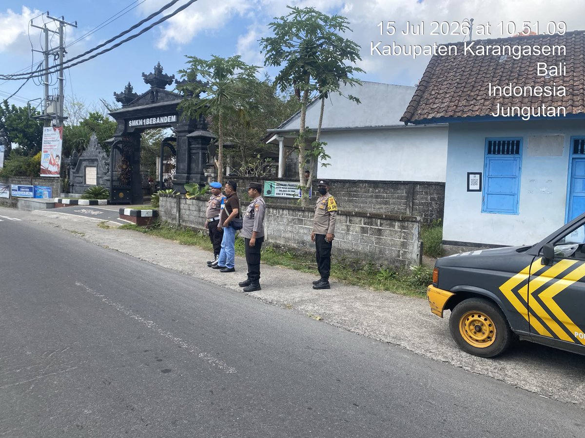 PBebandem's tweet photo. Cegah Gangguan Kamtibmas, Personel Polsek Bebandem Intensifkan Patroli Barcode Di Objek Vital Dan Jalur Utama
​Bebandem, Karangasem – Menindaklanjuti Commander Wish Kapolri dan perintah Kapolres Karangasem terkait pemantapan Harkamtibmas, https://t.co/fewtPNY2b6