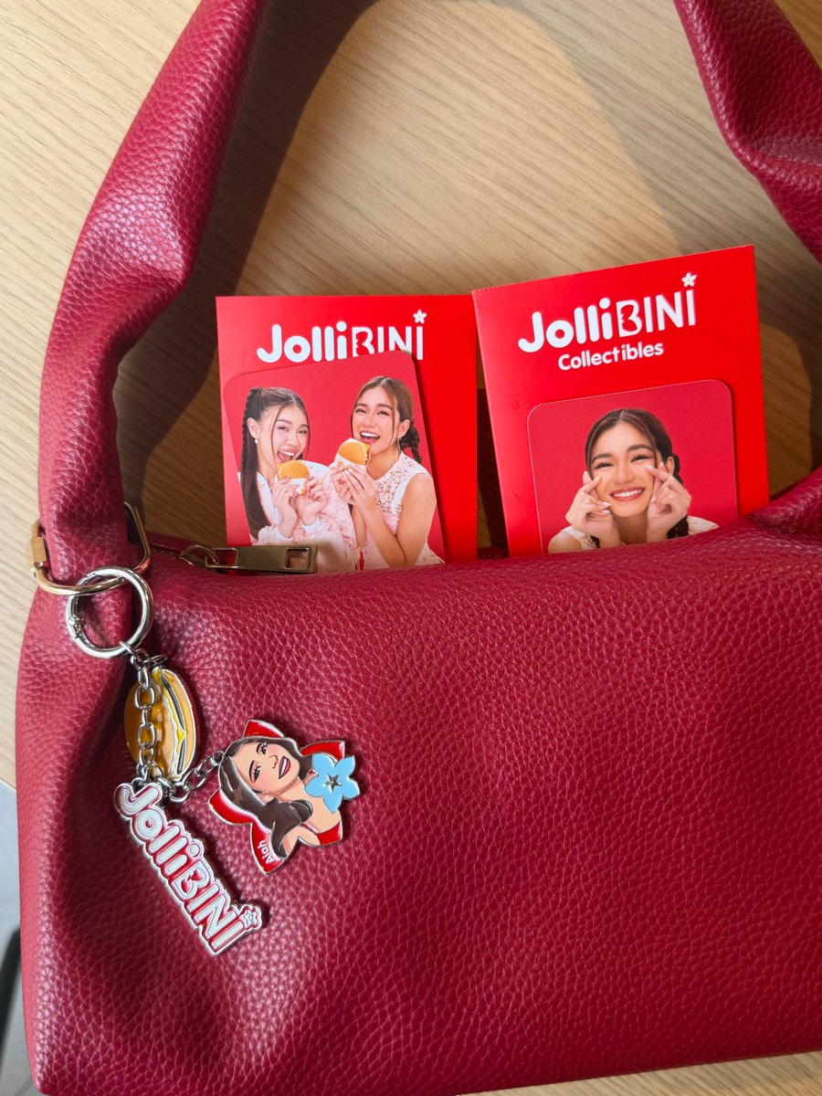 Jollibee's tweet photo. 🎁 Got your hands on the limited-edition collectibles? 🌸📸

Drop a pic in the comments and let us see who you got! 🤩💖 Don't forget to use our official hashtag #CharmedByJolliBINI! ✨🍗🍔 https://t.co/Ta2TvvvAeB