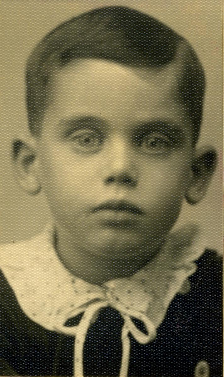 MuzeumAuschwitz's tweet photo. 15 lipca 1934 | W Pradze urodził się czeski Żyd Petr Harzstark.

Deportowany do #Auschwitz z getta w #Theresienstadt 6 września 1943 r. Nie przeżył. https://t.co/bWyDwlOyzv