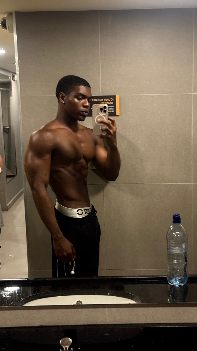 Carter_fit1's tweet photo. 🥵 https://t.co/xwkHSLE0Ms